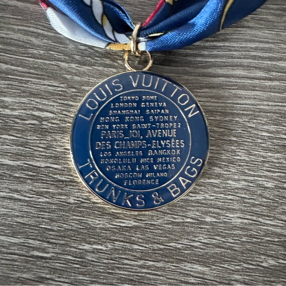 Louis Vuitton Blue Medal Pendant Charm - Picture 1 of 2